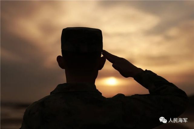 人民海军官兵送祝福啦