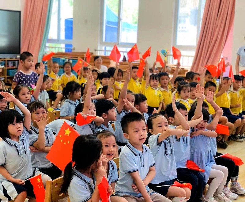福建省直广厦幼儿园福峰分园举行迎国庆系列活动