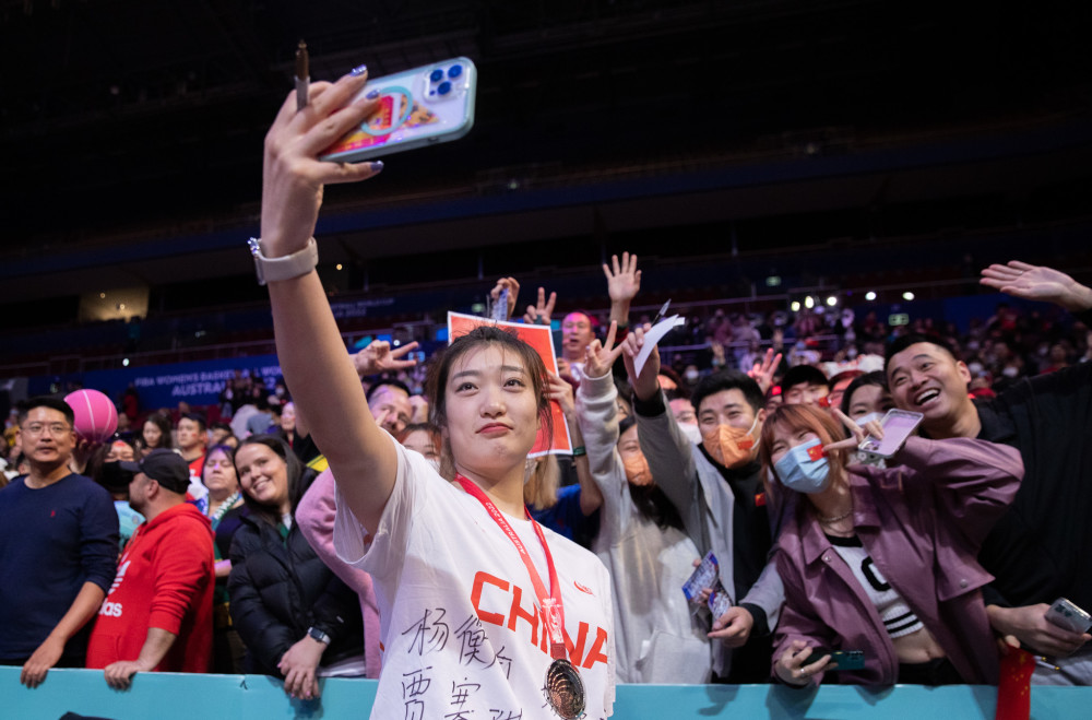 中国女篮名宿宋晓波:为队伍表现感到骄傲,应脚踏实地抓住机遇_腾讯