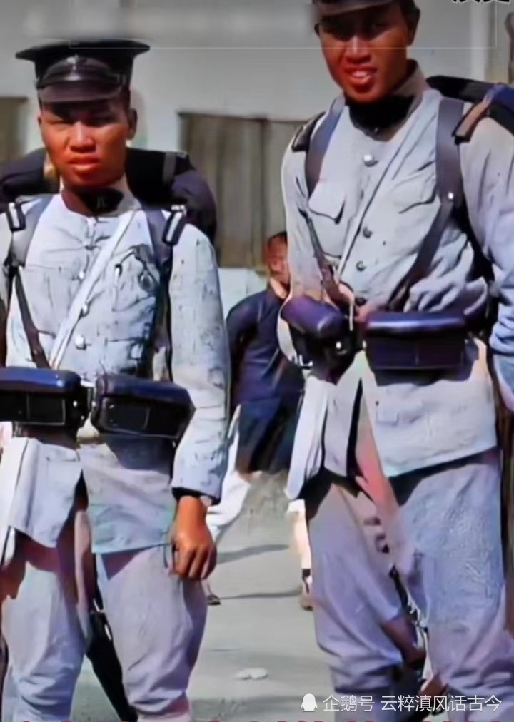 出发,进军两广入广东后编为第三,四师,共约1万余人,张开儒(云南巧家人