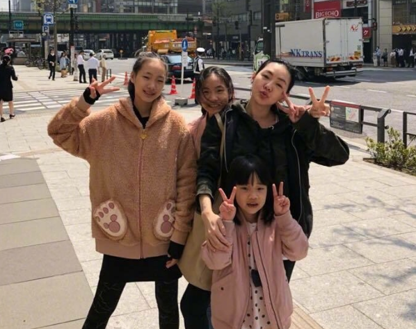 小时候被批"丑",如今3个女儿都想进娱乐圈,小s忙并快乐着