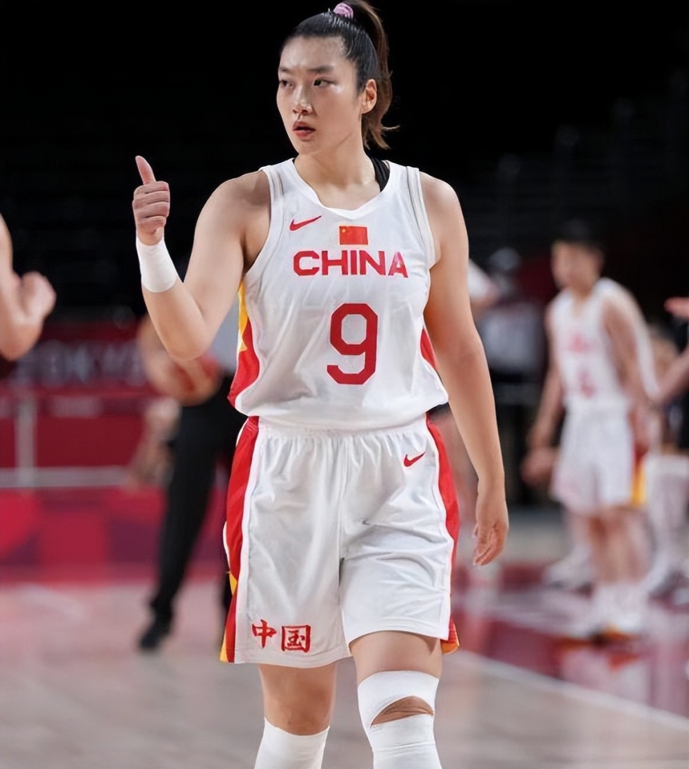 李梦可以笑对喷子了上万评论皆怼健盘侠杨舒越站着说话不腰疼