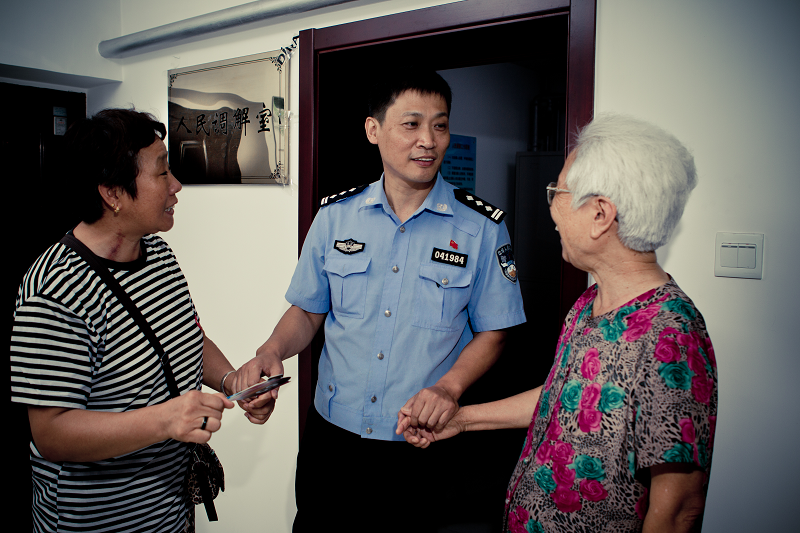 北京市公安局丰台分局50个"刘安式社区示范岗"传承刘安精神_腾讯新闻