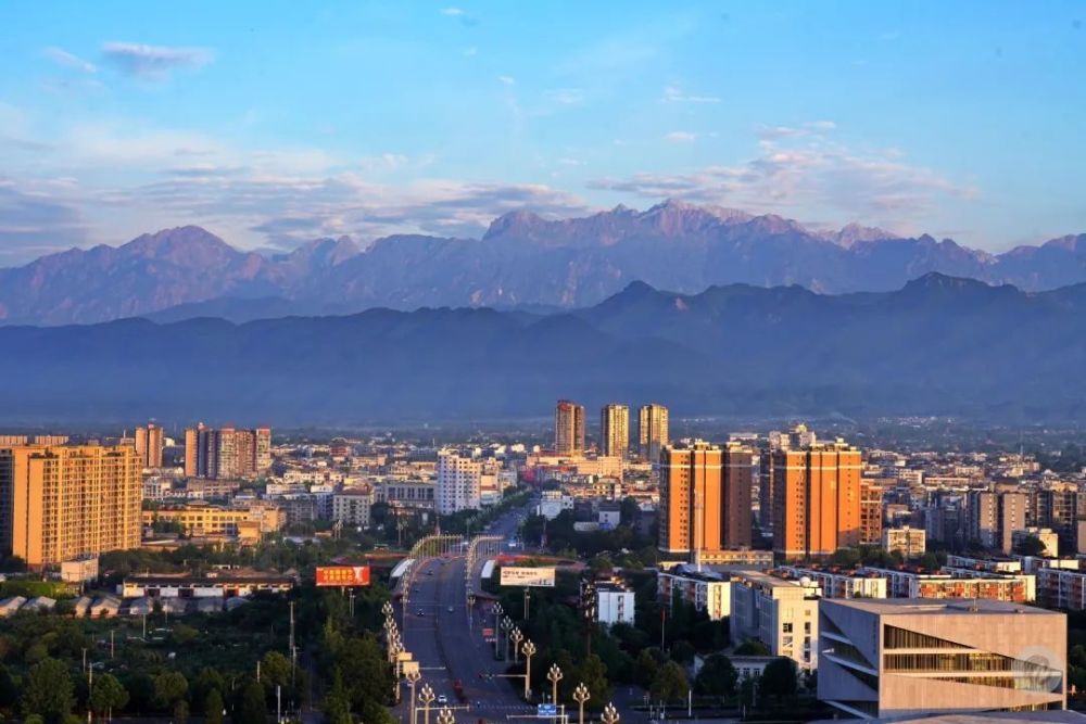 非凡十年|"逆生长"中的绵竹老城区,让我们如何不爱您!_腾讯新闻