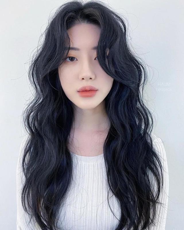 2022年流行的烫发,莫过于这十款发型,时髦洋气又赚回头率