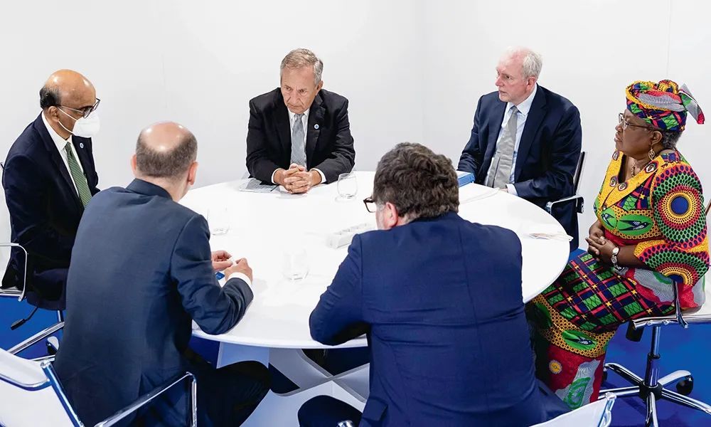 圆桌骑士:拉里·萨默斯(中)在2021年7月于威尼斯举办的g20峰会小组