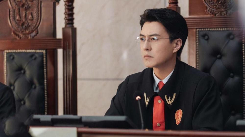 《底线》法官工资有多高?