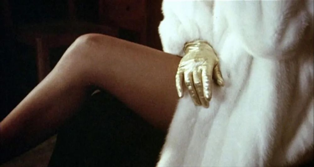 港圈最美熟妇姚炜,与第一玩家未婚生女,女儿干爹刘銮雄干妈龚如心