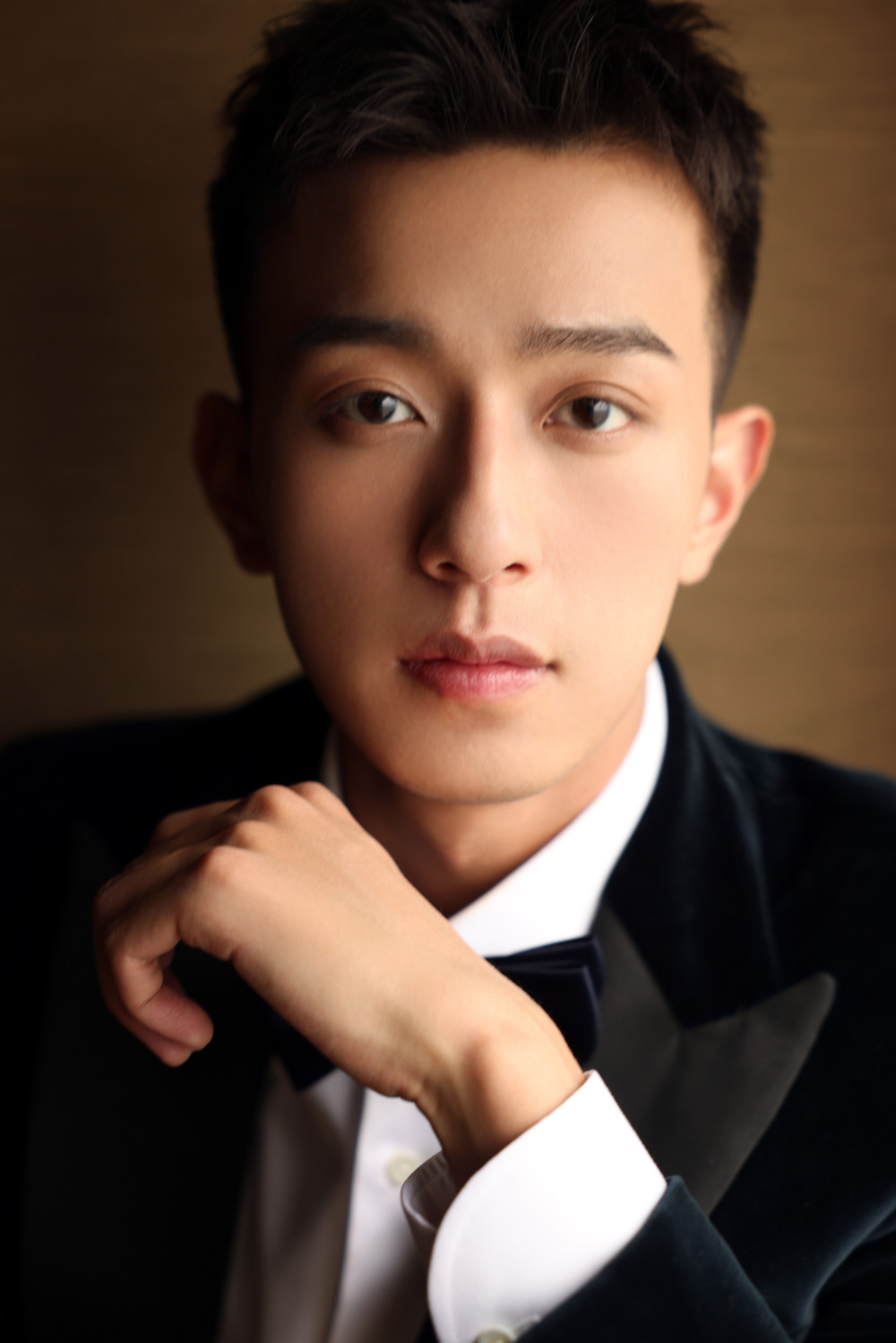 《钢铁意志》李沛恩:劳模的技术熟练度最难演|演员新势力_腾讯新闻