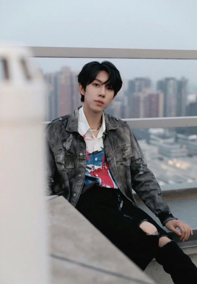 白元昊↓黄文锦↓李曦杰↓刘傅杰,04年,来自中国香港,是《天天向上》