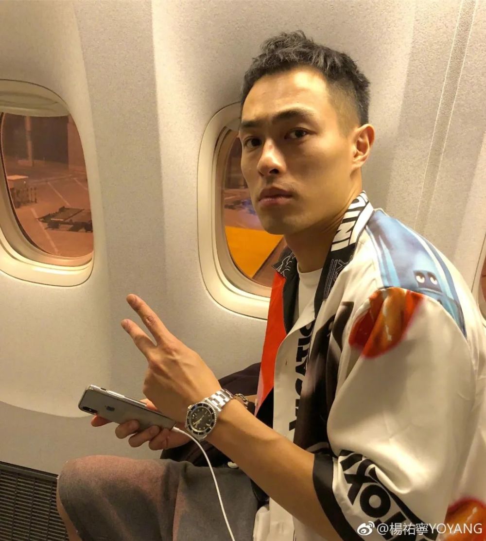 40岁的阳光大男孩"四哥"戴什么表?插图4