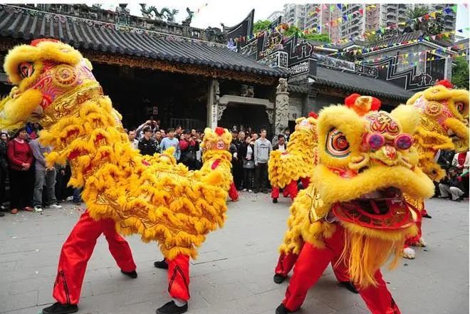 醒狮文化沙坑醒狮沙坑醒狮起源于明末清初,距今已经有300多年的历史.