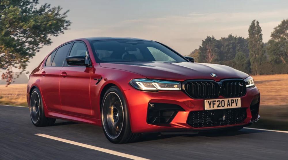 外观激进性能强劲,2022款宝马m5大量实拍图发布_腾讯新闻