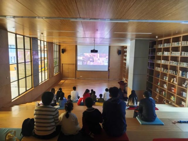 西影电影圈子国庆游玩攻略继续放送 领略雨中的欢乐与浪漫