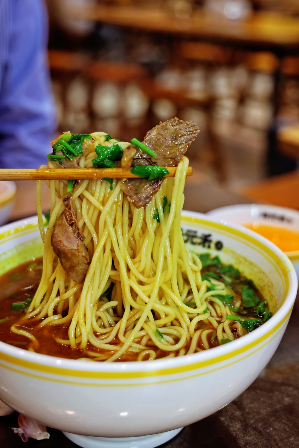 混汤牛肉面走,今天咥碗与众不同的面条一天不咥面肚子不舒坦老陕爱咥