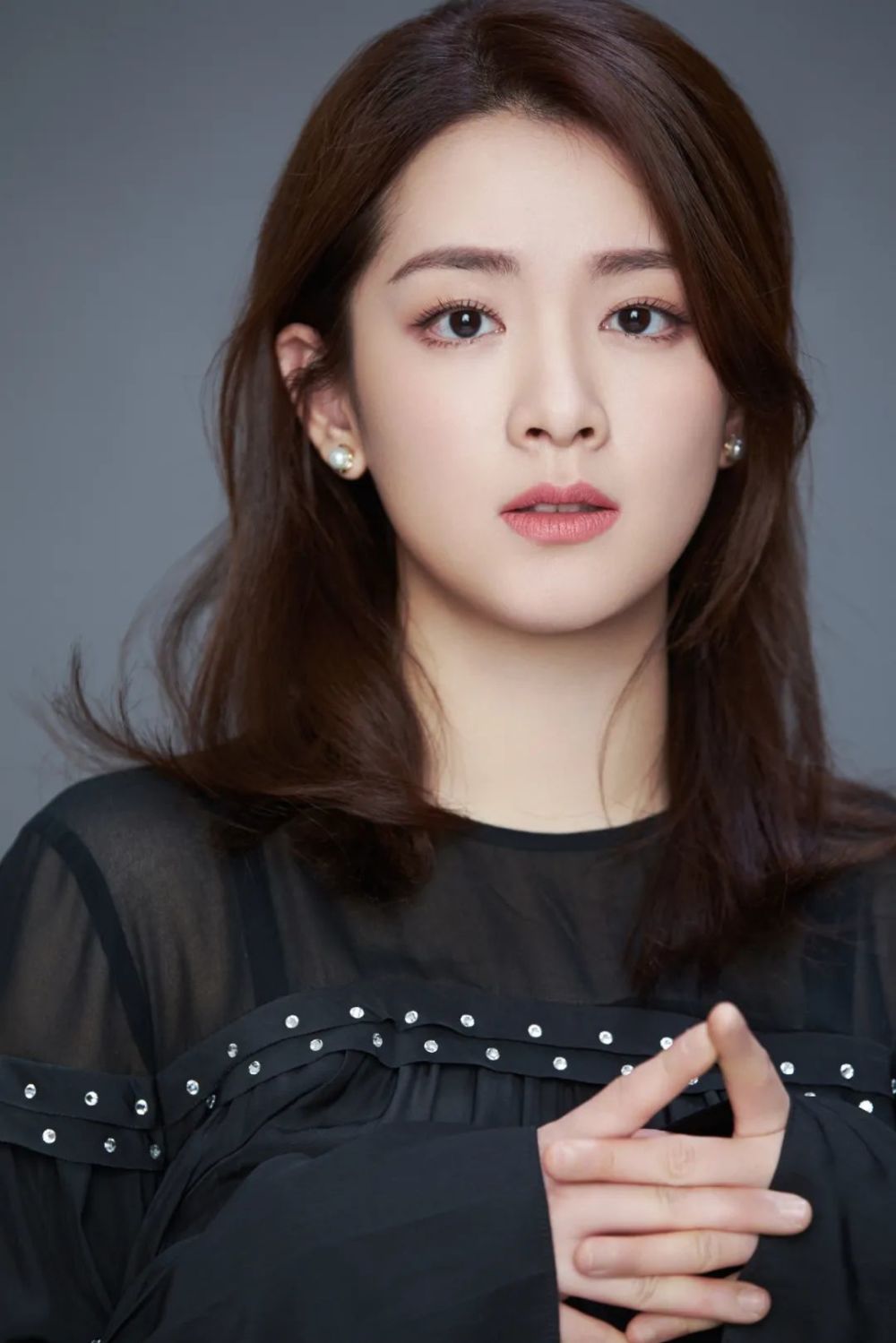 从选秀冠军到演员,演过《如懿传》,她还是《万里归途》的钟冉冉!