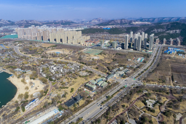 泰安大宋不夜城建得不孬,济南借济南王墓可在雪山建大明不夜城