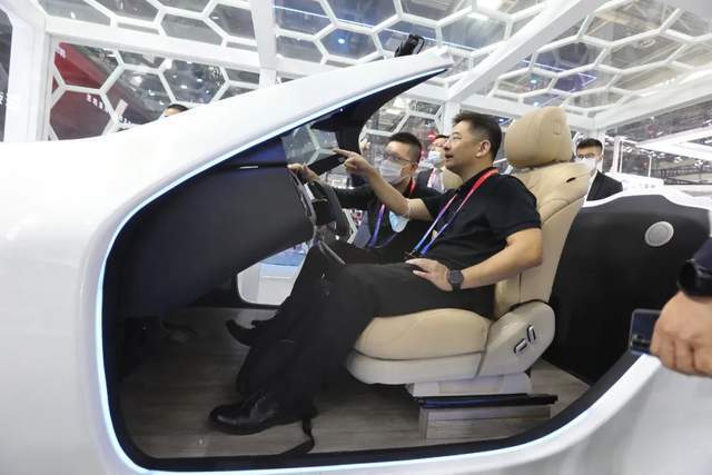 雷诺4概念车最新预告图曝光有望10月17日全球首发