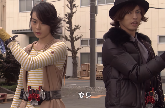 尤其是对于一路追过来的粉丝来说,当然因为不可抗力的,毕竟演员回归没