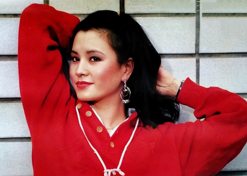 59岁女星张晓敏定居国外近况!