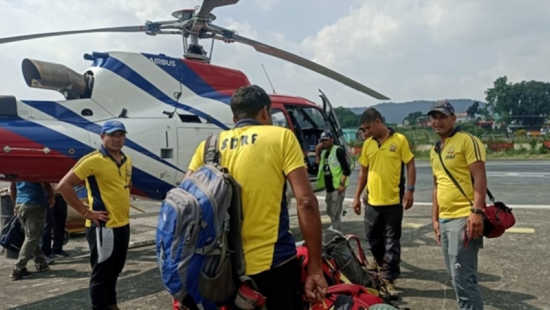 印度一登山队爬喜马拉雅山遇雪崩已致10死！直升机救援受限600864岁宝热电