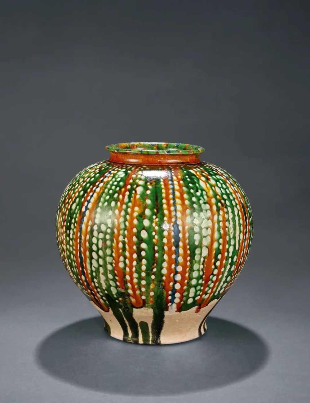 保利香港秋拍|"花舞大唐北美十面灵璧山居珍藏"唐三彩_腾讯新闻