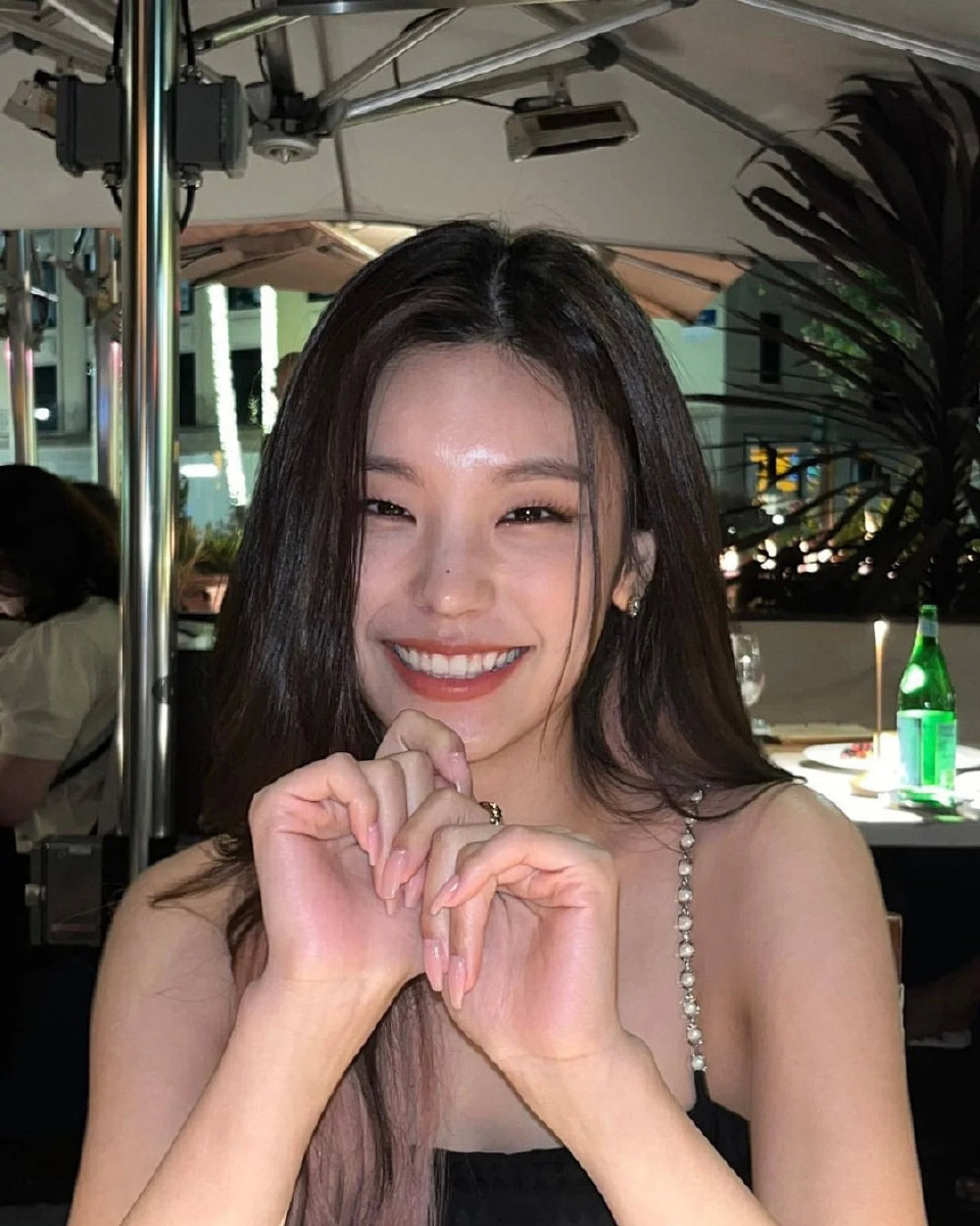 itzy黄礼志更新6张靓照,可甜可拽的猫咪气质,真是太有味道了!