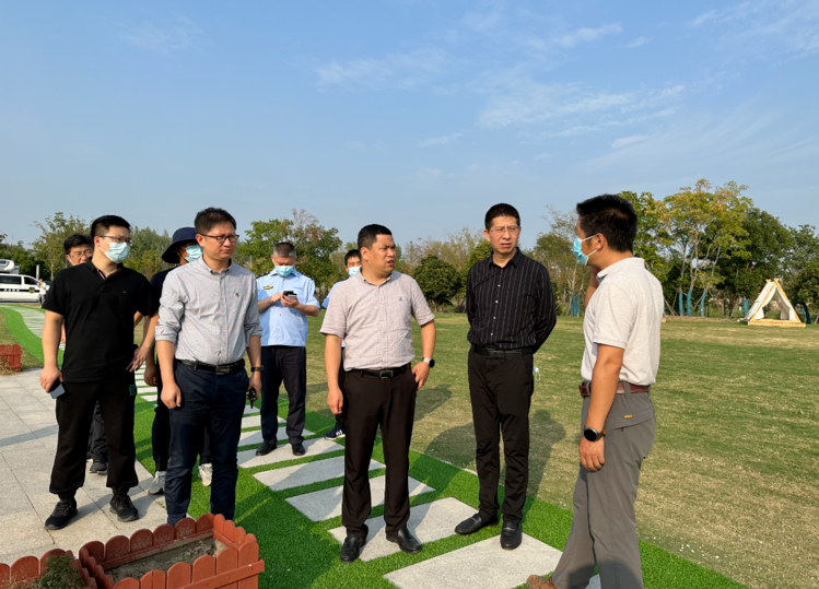 10月1日下午,高邮市副市长周启泉带队开展节日期间安全生产检查.