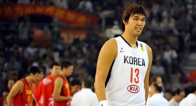 五次队友打架事件:加内特拳击新秀,何升镇棒打主教练