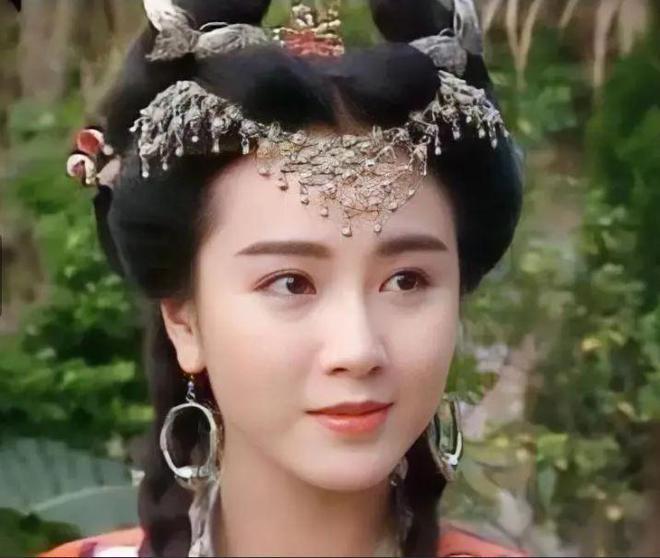 港星袁洁莹:《人龙传说》小鱼很经典,因健康原因淡出,如今安好