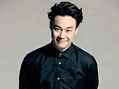 陈奕迅演唱会门票开售,歌迷支持,门票一天售完