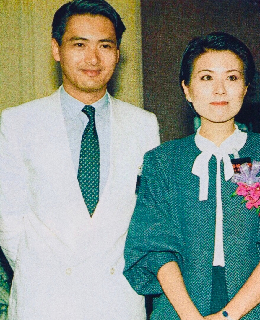 终于明白,陈荟莲不漂亮,还没有孩子,周润发为何独宠她38年了