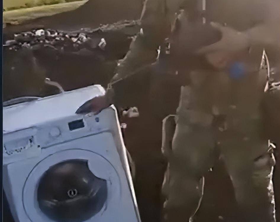 俄罗斯军人特别“钟爱”洗衣机：这究竟是个什么“梗”？初一语文上册课本作者介绍