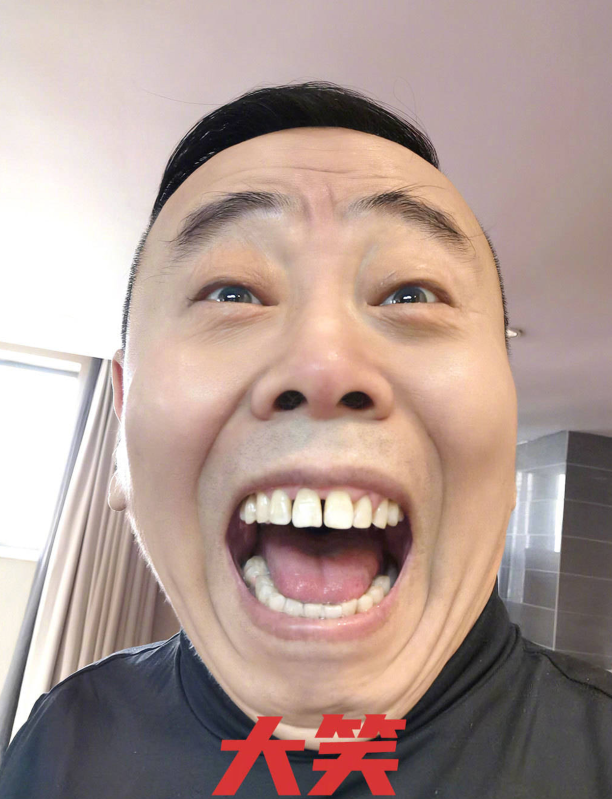 艺术家潘长江疑似住院,身穿病号服神智不清,此前因卖假酒上热搜