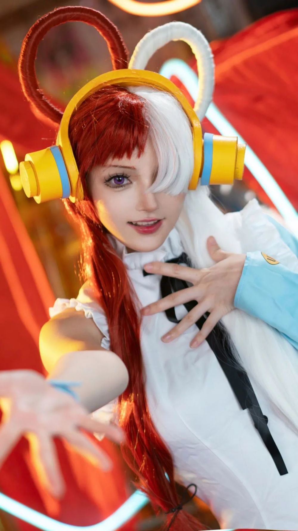 海贼王红发歌姬uta乌塔cos正片,热衷搞怪的多变性格_腾讯新闻