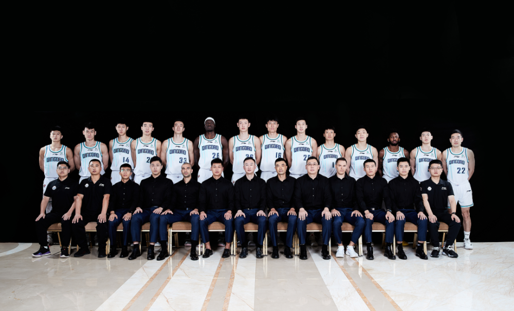 的年轻教练员刘维伟担任球队主教练,刘明涛,李光,马斌担任助理教练,张