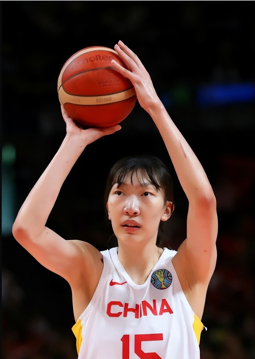 笑喷!网友将韩旭当成朱婷:你的排球打得好厉害!韩旭答应:谢谢!_腾讯新