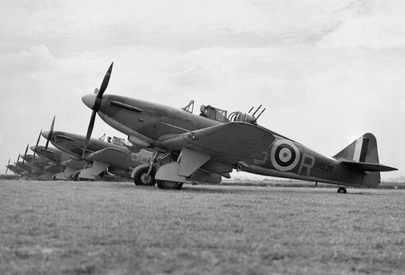 背着炮塔的战斗机博尔顿保罗无畏式战斗机