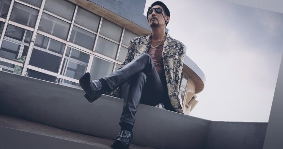 嶋野狂犬气质拉满!日本大叔cos《如龙》真岛吾朗_腾讯新闻