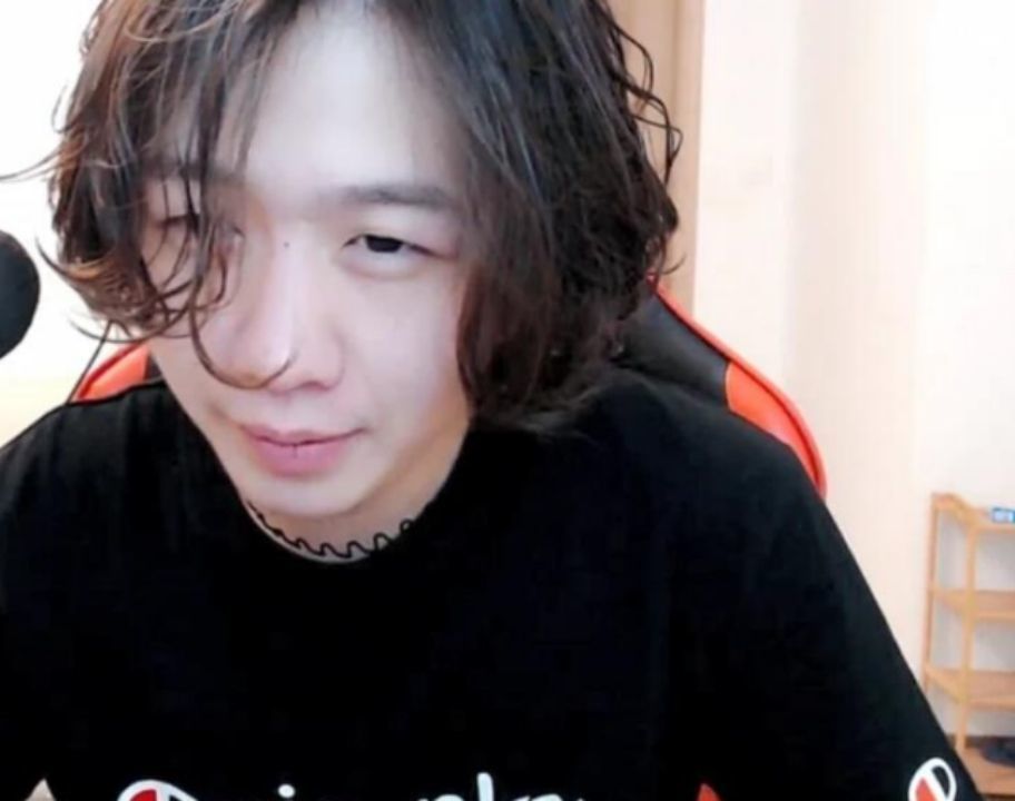 吕德华一直以"技术主播"自称,但熟悉他的粉丝都清楚,他这只不过是自己