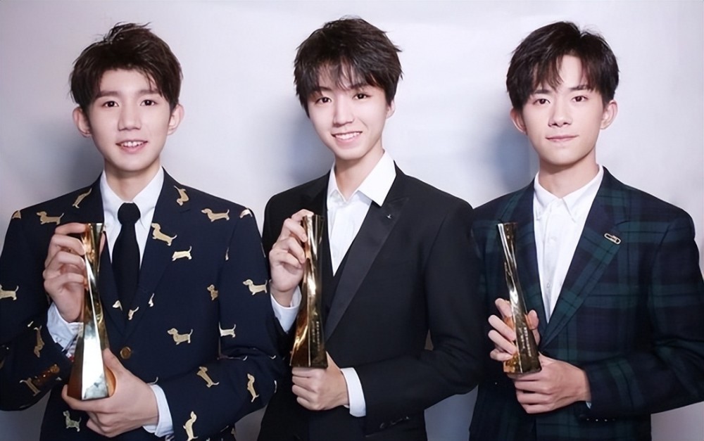 时代峰峻老板李飞透露tfboys合体的时间疑似也是解散时间