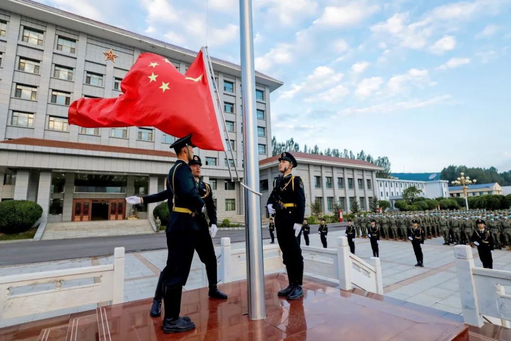 起床号｜别人给的只是鼓励，自己给的才是希望