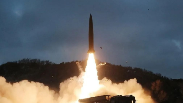 韓日稱朝鮮試射兩枚彈道導彈，“首次選在深夜發射”