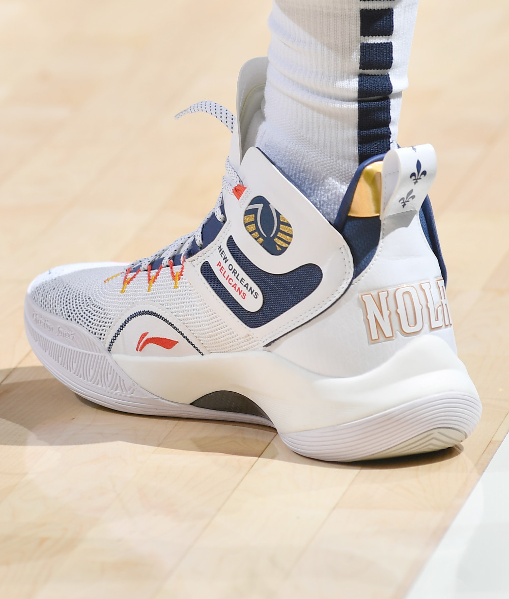 帅不帅球鞋名记晒照麦科勒姆上脚新奥尔良配色cj1代