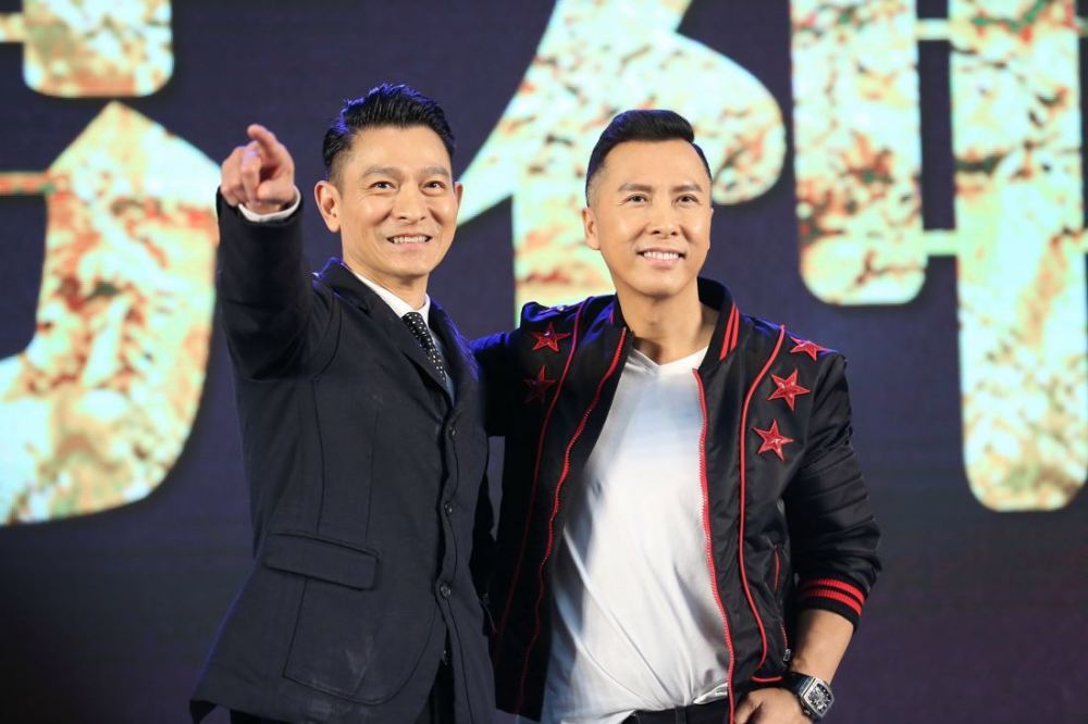 最近12年国庆档票房前三甲:吴京近4年参演6部电影,沈腾一战成名_腾讯