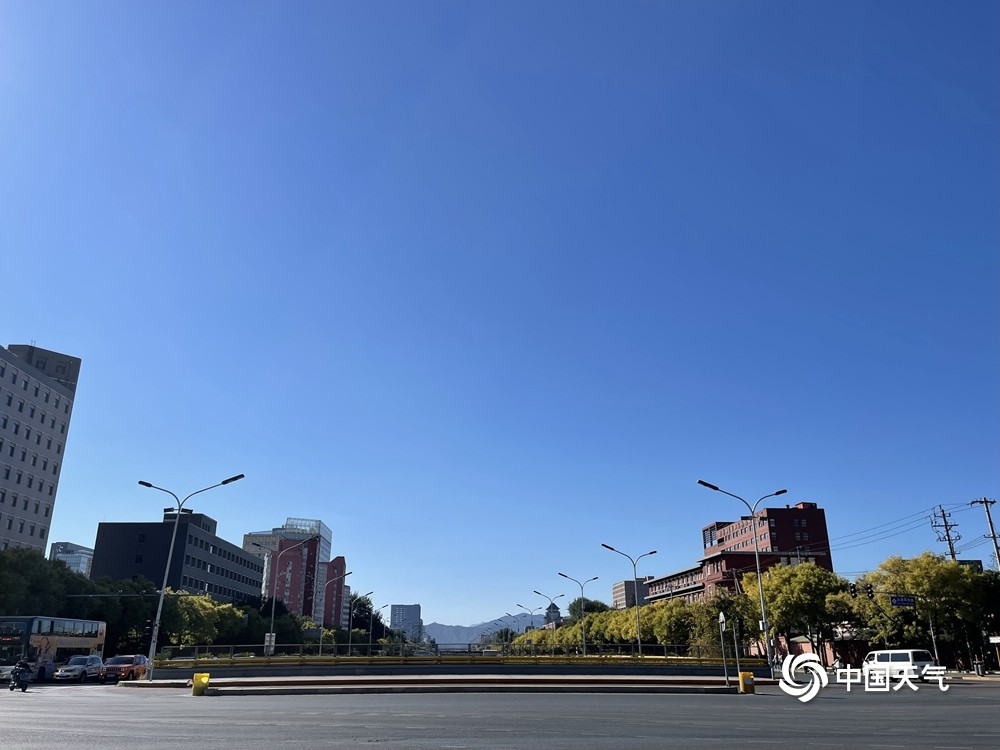 北京晴空万里天空纯净如蓝宝石