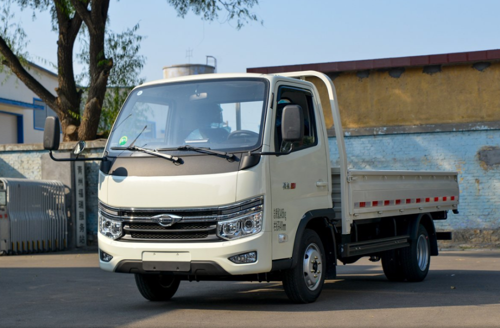 福田领航s1静态分析,2.5l引擎给出158马力,最大能载货2吨_腾讯新闻