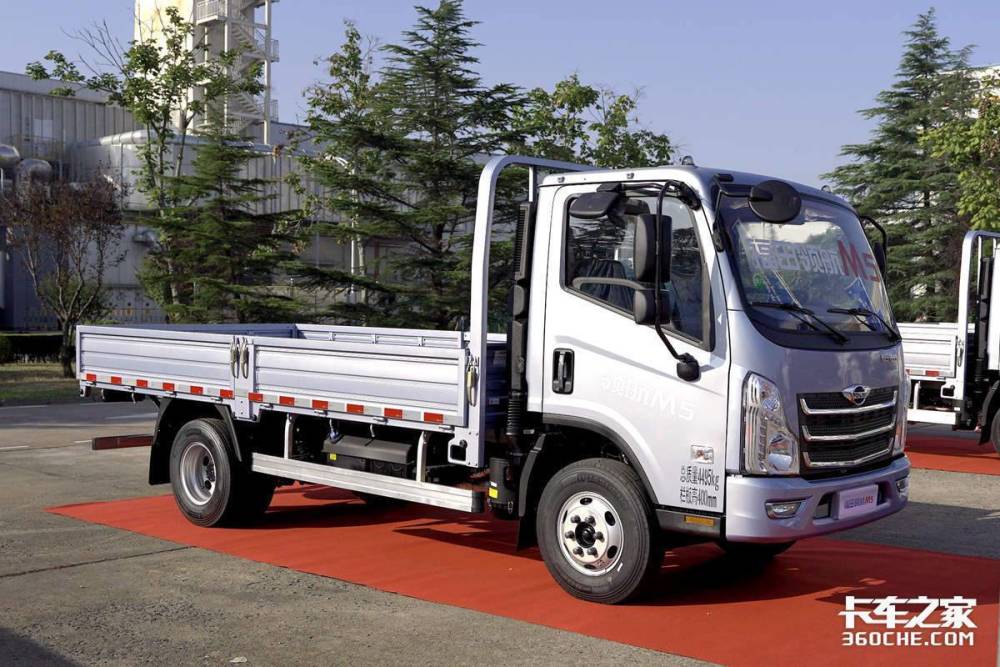首发,起步价8万元的轻卡实力派,福田领航m5轻卡新车下线_腾讯新闻