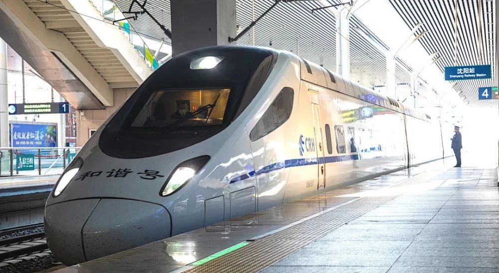 首开长春至杭州高铁列车.