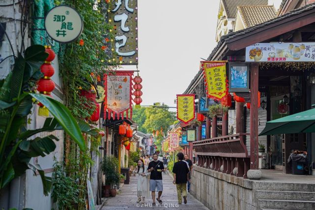 绍兴城中最文艺的古街,仓桥直街,短短1.5公里尽显江南特色